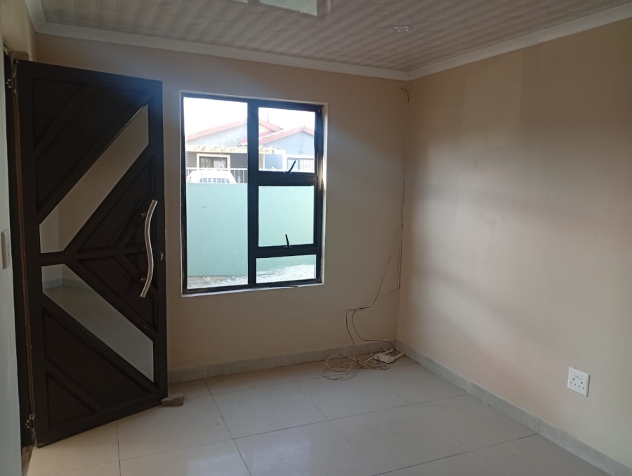 2 Bedroom Property for Sale in Mandela Park Western Cape